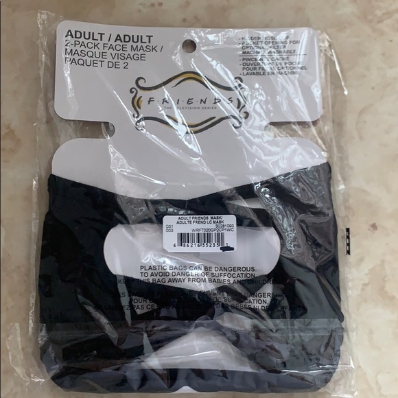 Friends adult face masks 2 pack - Picture 2 of 2